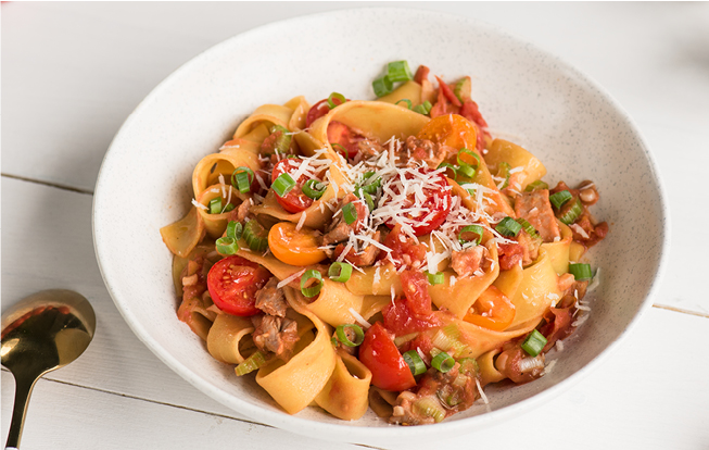 Pappardelle s kačacím mäsom, paradajkami a parmezánom
